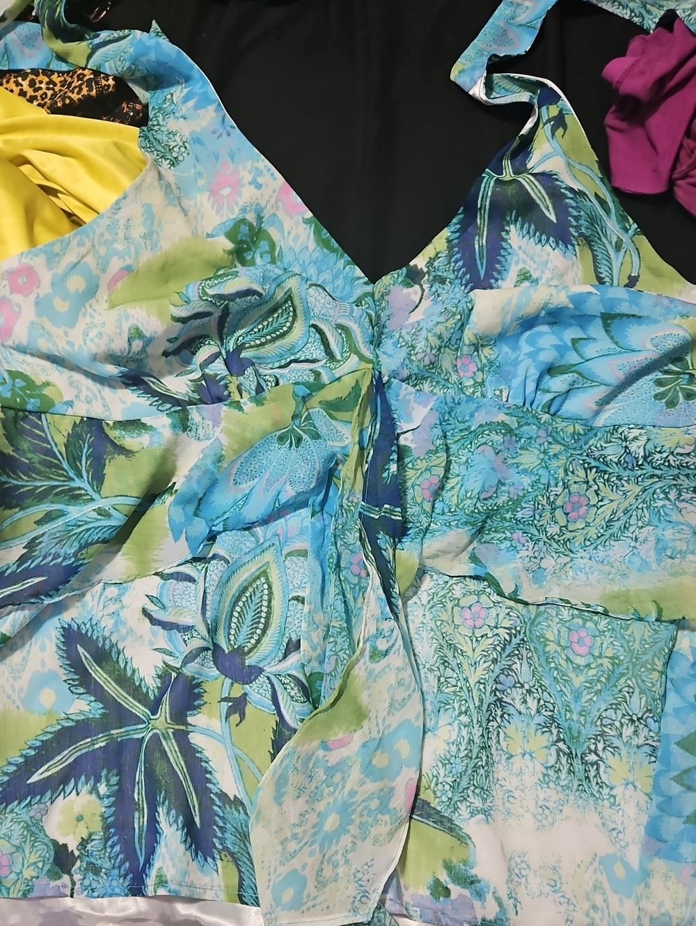 Daisy Fuentes Blue Green Floral V-Neck Camisole